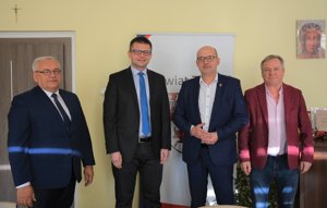 Zdjęcie główne dla wydarzenia: Powiat Turecki rozpoczyna prace nad wykonaniem dokumentacji projektowej kolejnej inwestycji w Turku