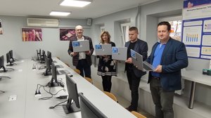 Zdjęcie główne dla wydarzenia: Aktywna Tablica 2022 w technikach Powiatu Tureckiego